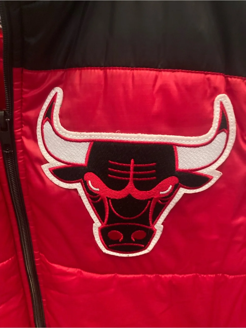 Mitchell & Ness Chicago Bulls Red and Black Puffer Vest
